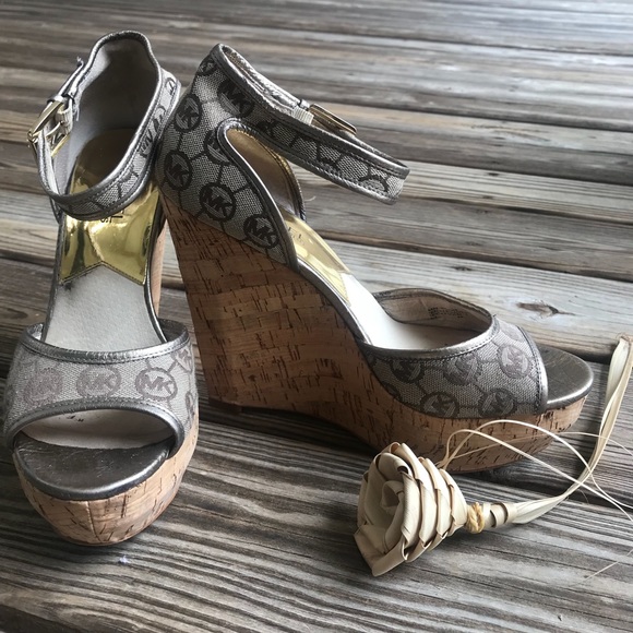 Brown bronze Michael Kors cork wedge heels size 8 - Picture 1 of 6